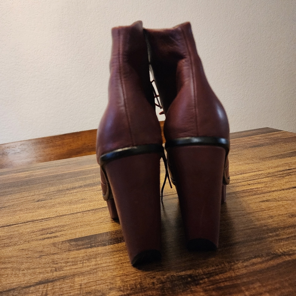 Miista Mia maroon platform chunky heel booties with a black cap toe. 41/10 - Picture 3 of 6